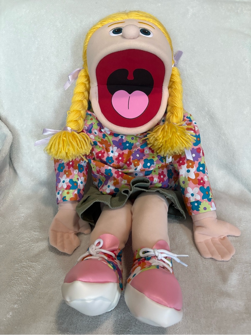 2018 Silly Puppets Cindy Peach Girl Pro Puppet  Full Body  Ventriloquist 25”